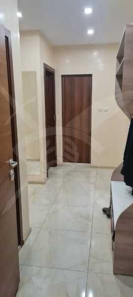 Продава се Тристаен апартамент в Пловдив, Остромила - 116 кв.м за 1768 €/кв.м - Снимка #2