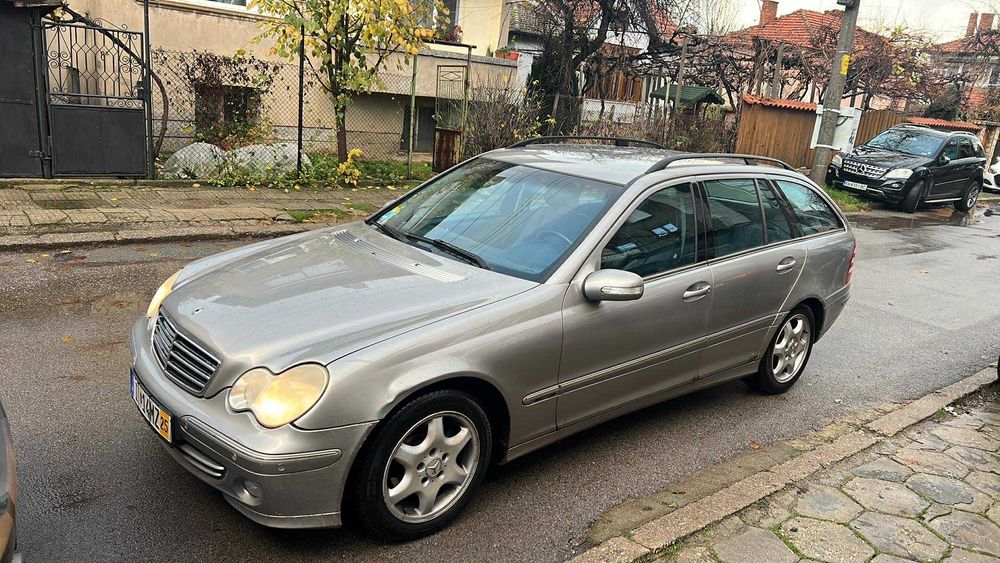 Продава се-Mercedes-C220
