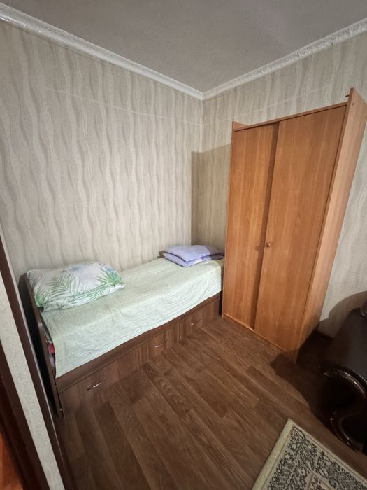 Продам кровать  с тумбой в хорошем состояний