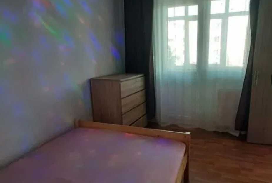 Дава се под наем Тристаен апартамент в Пловдив, Център - 74 кв.м за 229.5 € - Снимка #1