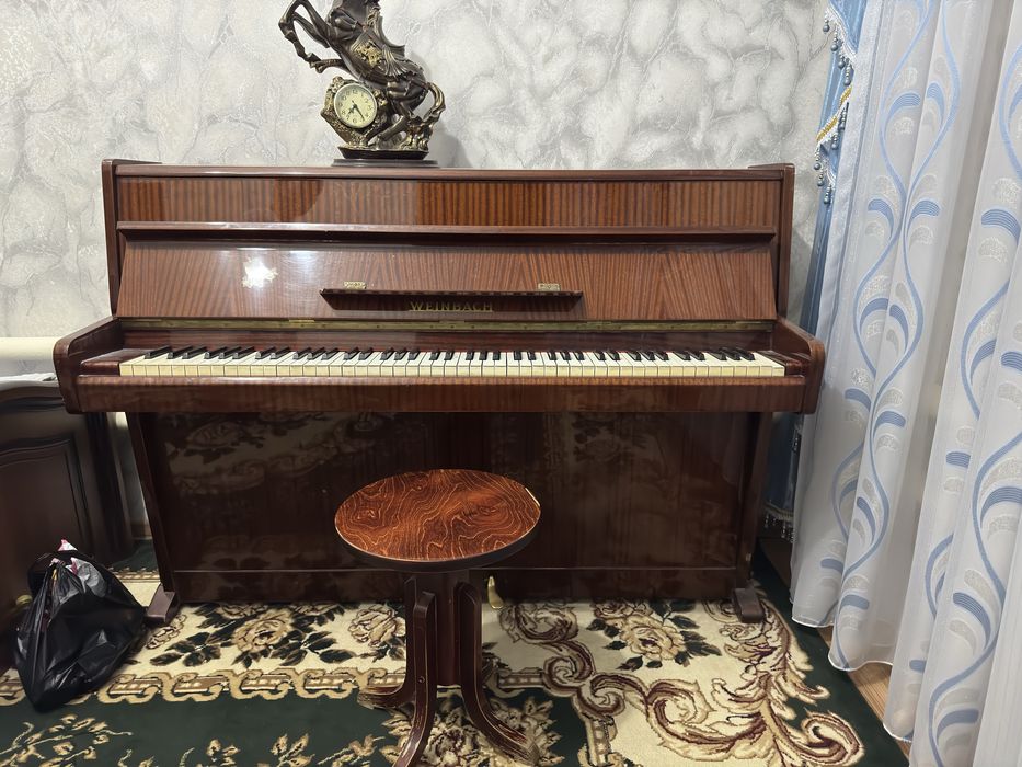 Пианино WEINBACH — отличное состояние