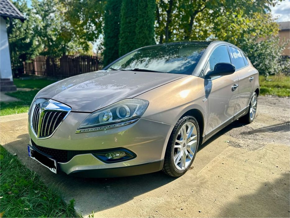 Lancia Delta Întreținută exemplar, dotări premium