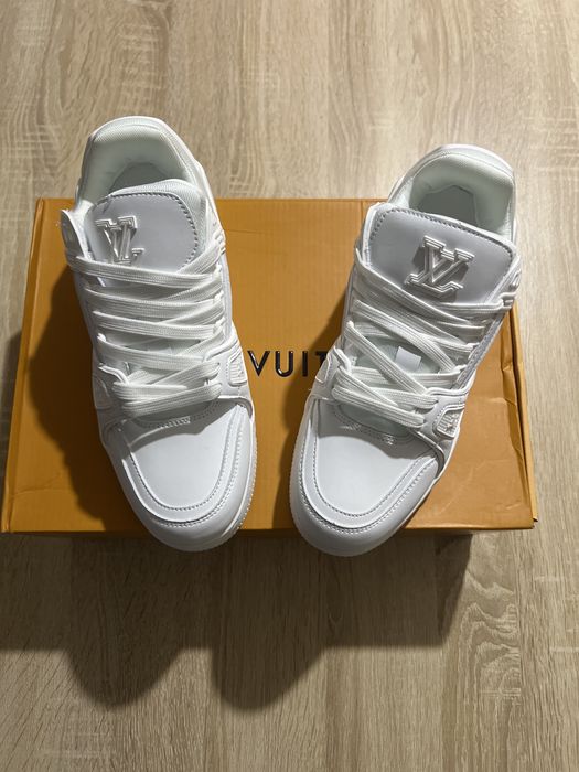 Lv trainer triple white