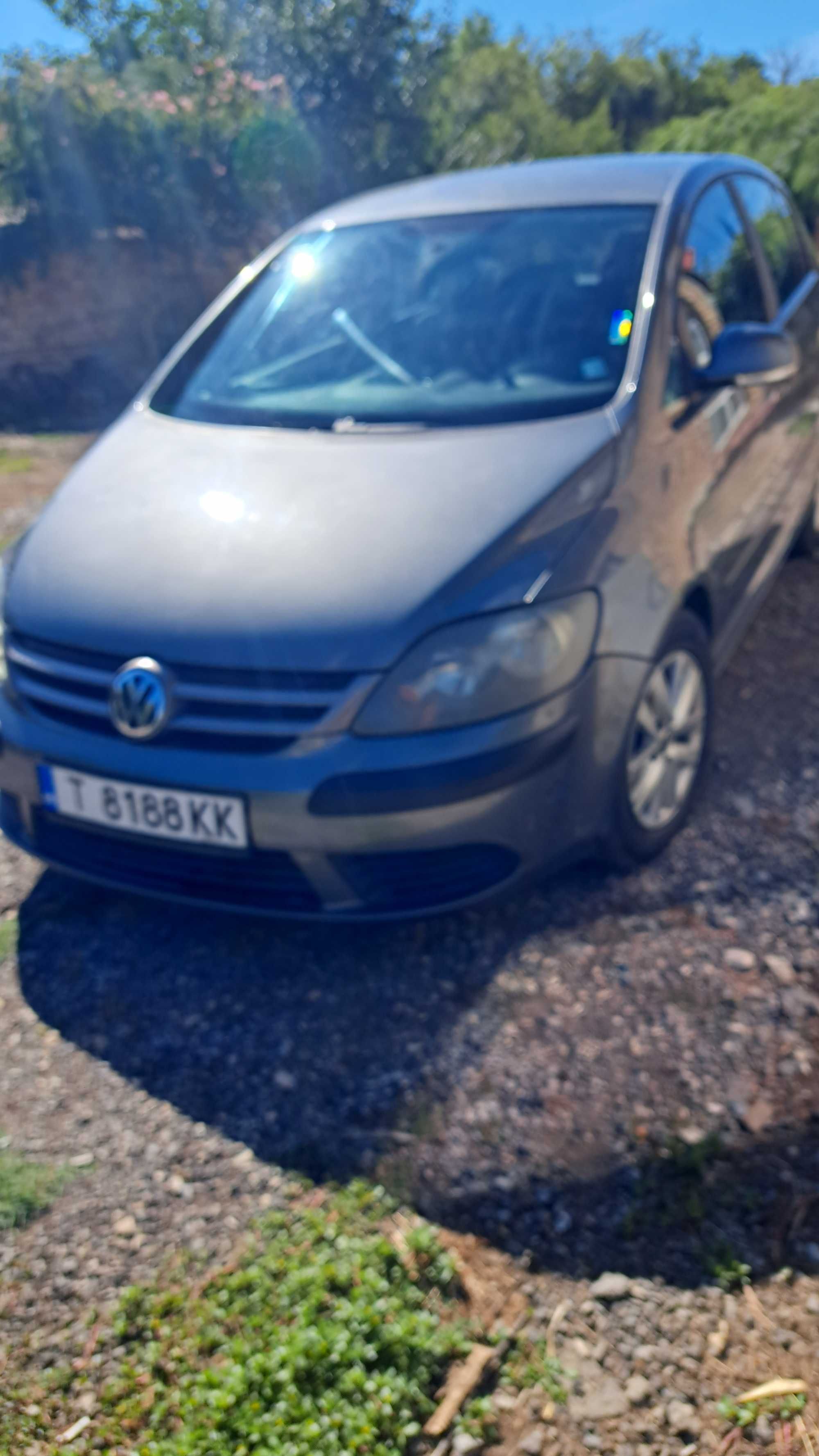 Продавам голф 5  1900 куб. 105 коня