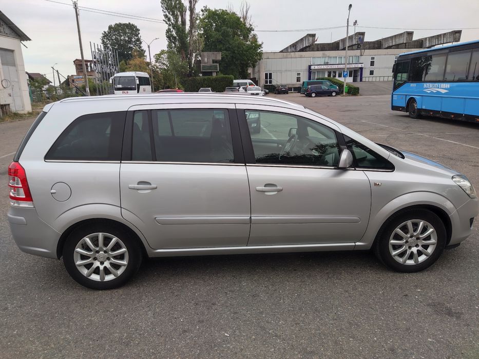 Opel Zafira B Facelift model Cosmo 1,6 benzină EcoFlex 115cp
