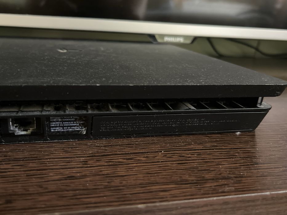 PS4 slim 1TB de vanzare