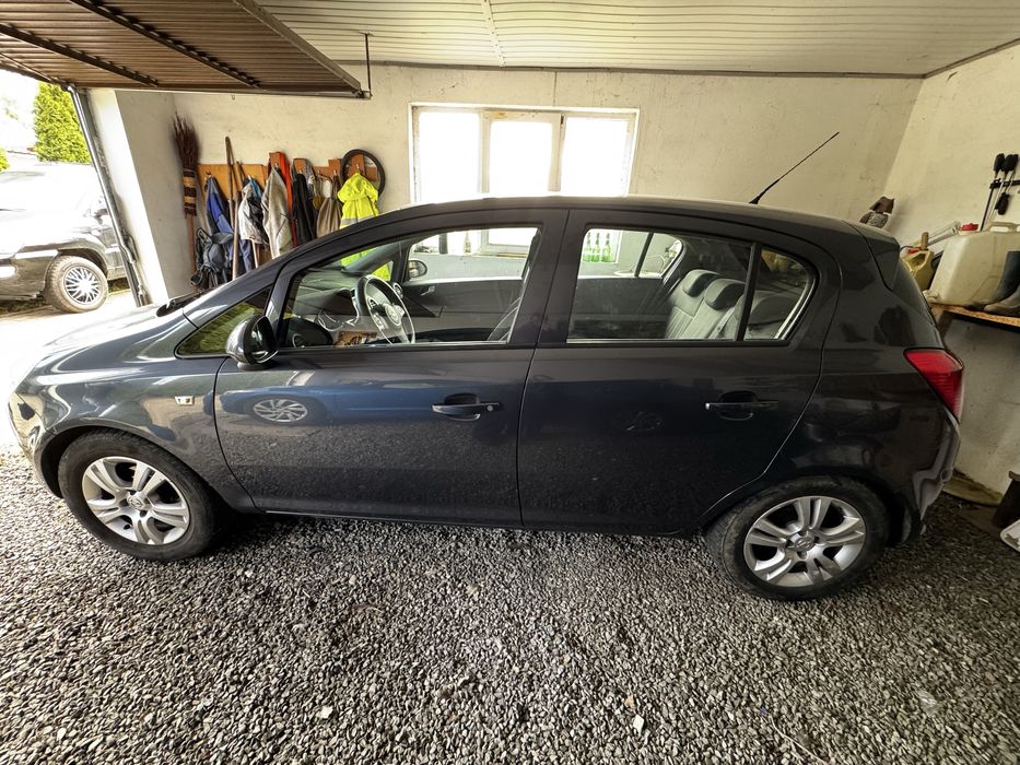 Opel corsa hatchback 2008