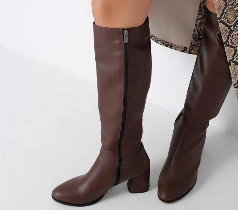 Нови елегантни ботуши