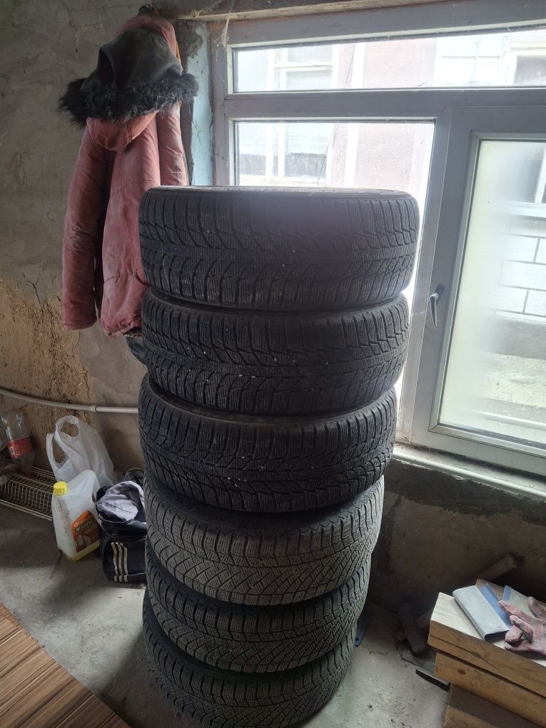 Продам шины зимние в хорошем состоянии