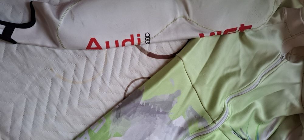 Сьстезателен ски гащеризон