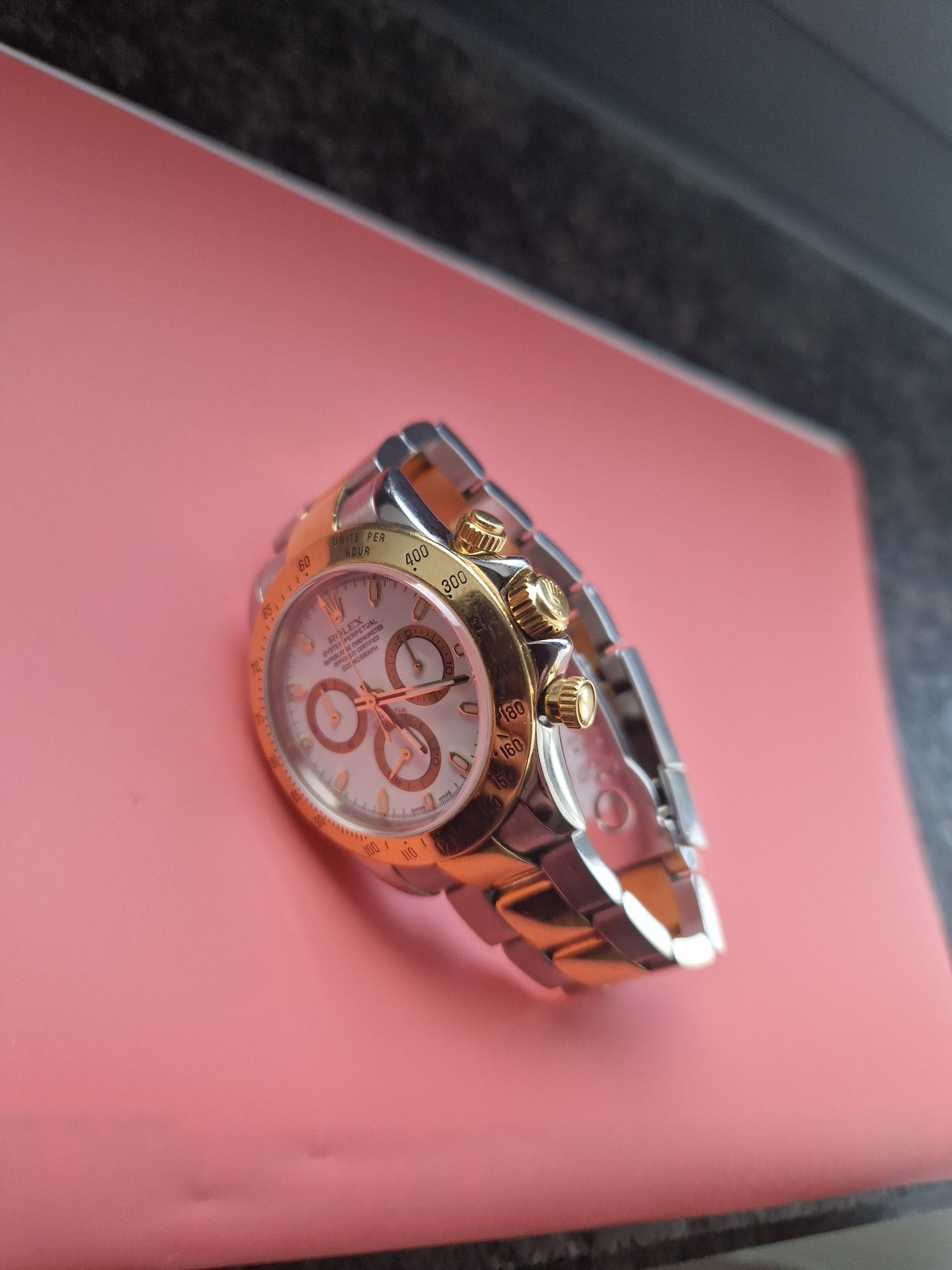 Rolex daytona aur otel