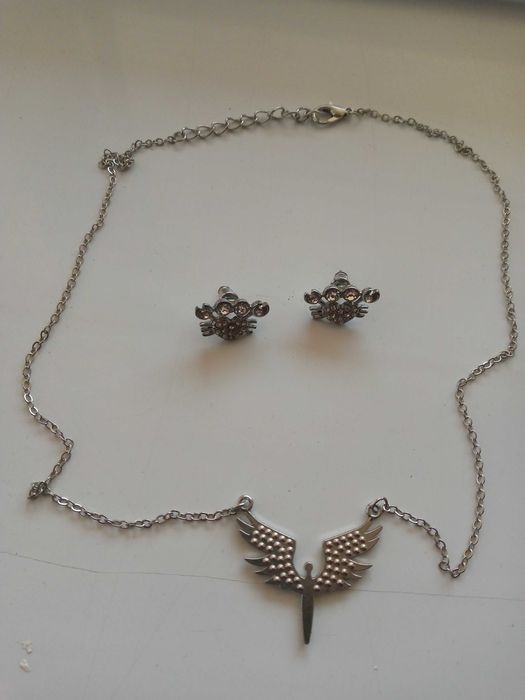 «Недорого» Цепочка простая и серьги.Цена 35 тыс за все