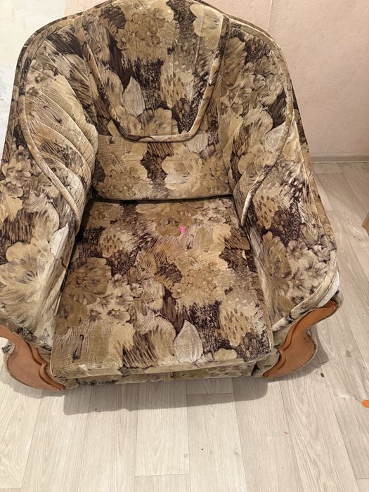 Отдам два кресла