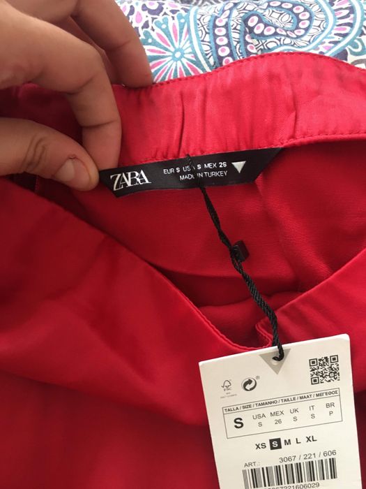 Fusta Crapata pe lateral Zara