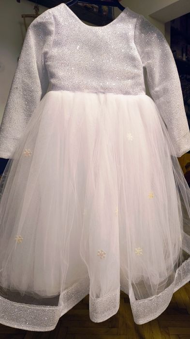 Rochiță serbare fetițe 4–6 ani – model „Craiasa zapezii”