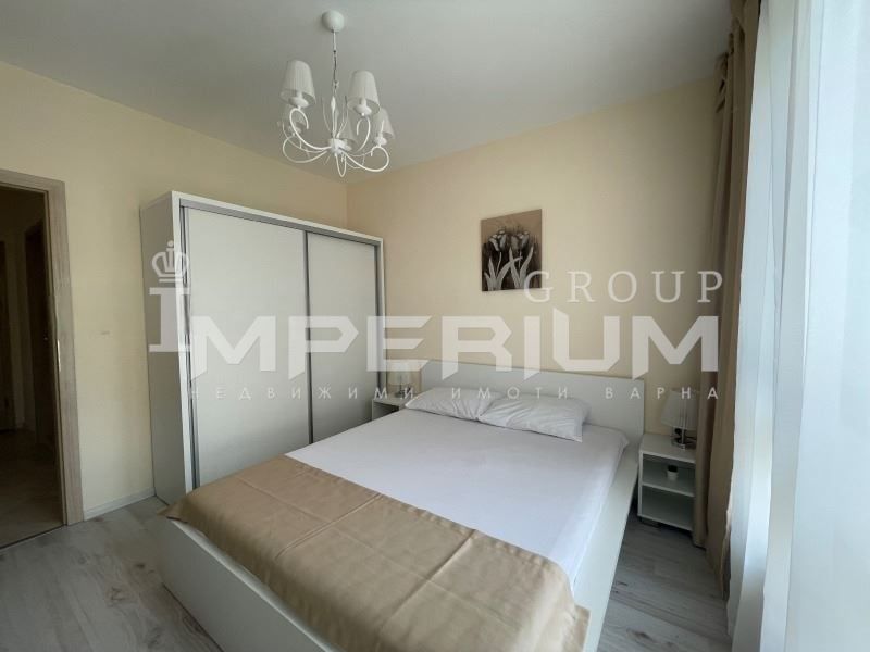Дава се под наем Двустаен апартамент в Варна, Аспарухово - 70 кв.м за 612 € - Снимка #2