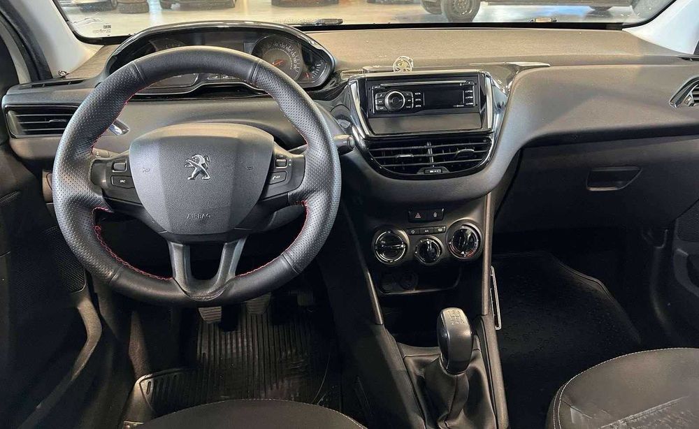 Peugeot 208 1.2i VTi на части