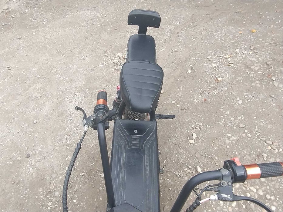 Vând mini scuter electric trotty