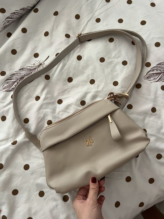 Уникална дамска чанта в бежаво