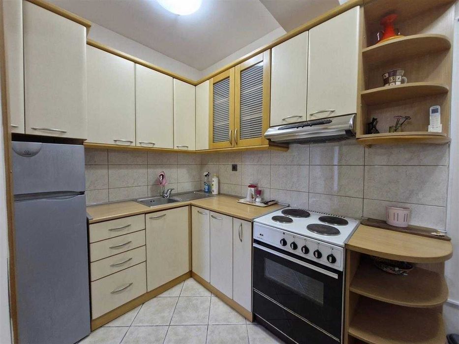 Продава се Тристаен апартамент в Бургас, Възраждане - 95 кв.м за 1417 €/кв.м - Снимка #1