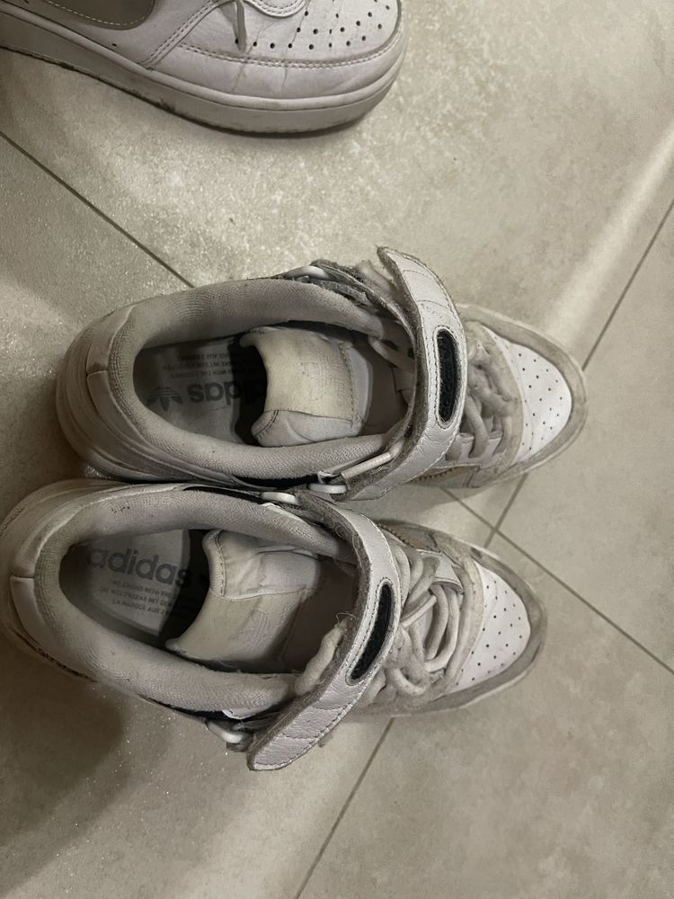 Подарявам оригинални маратонки Adidas номер 40