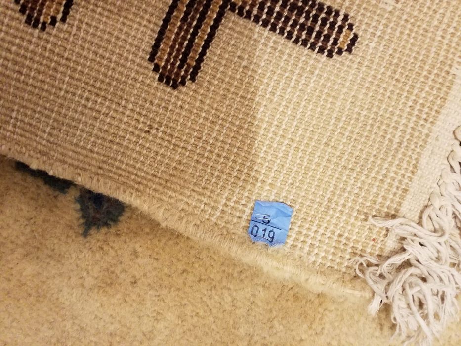 Covor  persan lucrat manual. 170 /120 cm. Transport gratuit.