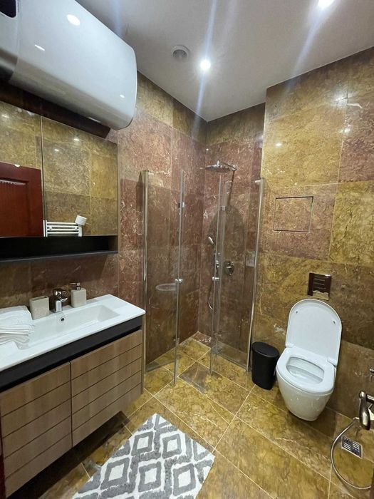 Продава се Двустаен апартамент в София, Зона Б-19 - 81 кв.м за 1976 €/кв.м - Снимка #3