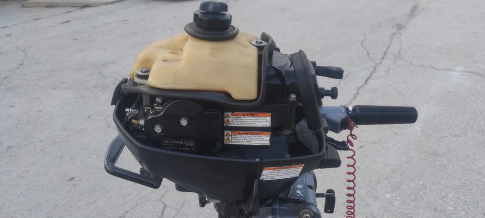 Извънбордов четиритактов двигател за лодка Yamaha 2,5