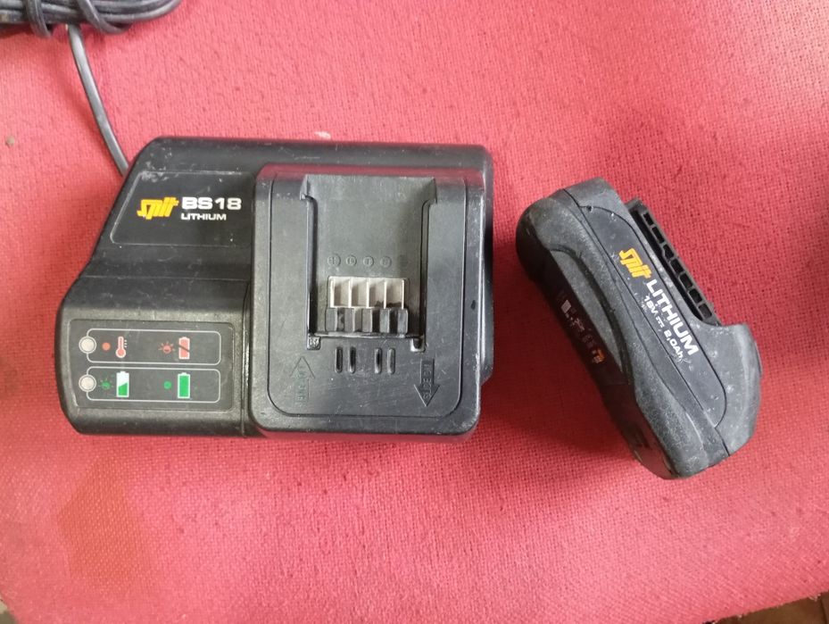 Спит зарядно устройство 18 волта