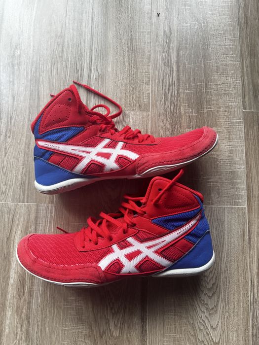 Борцовки ASICS -39 номер, като чисто нови