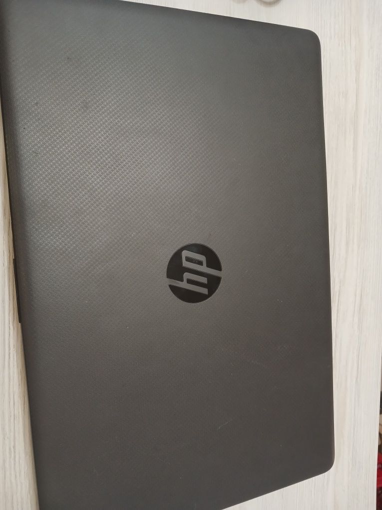 Продаётся ноутбук срочно hp