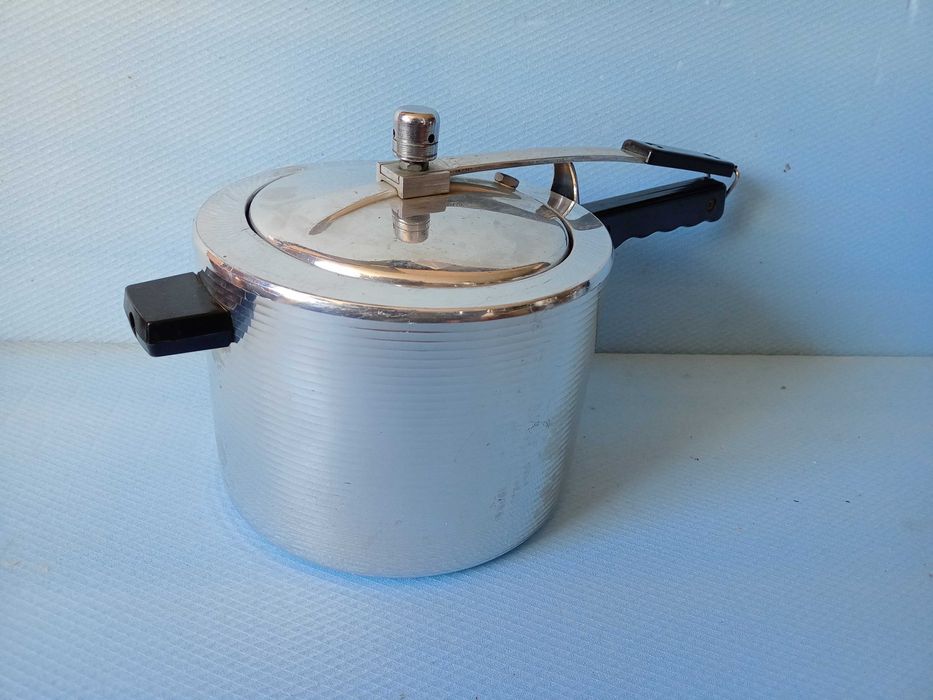 Тенджера под налягане