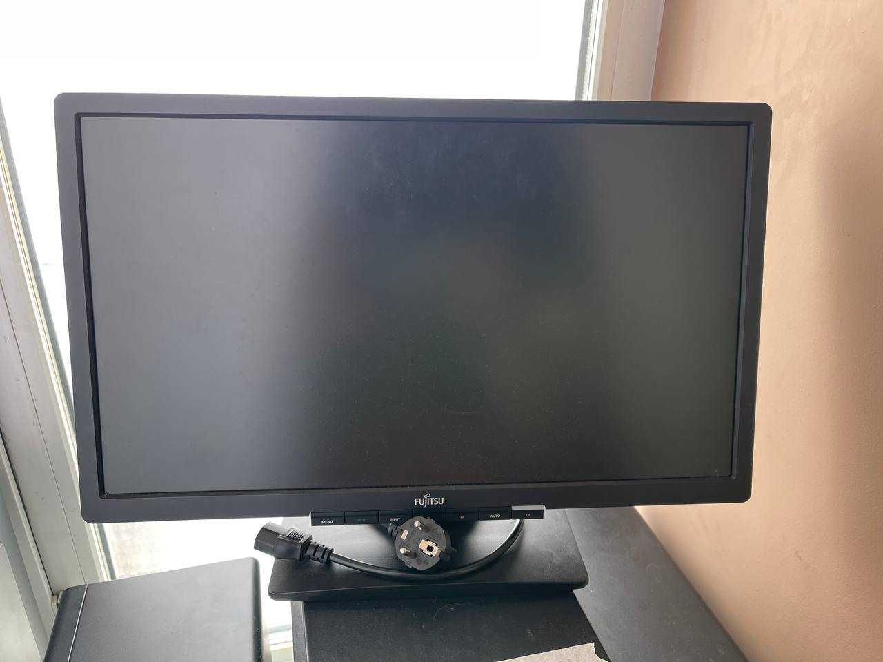Продам компьютер Ryzen 3 3200G / Radeon Vega 8 / 16GB ddr4 / SSD 120GB