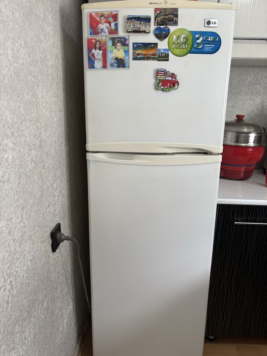 Продам холодильник б/у lG