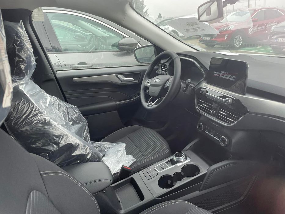 Ford Kuga 5 usi Titanium 2.5 Duratec FHEV 190 CP AT, in garantie