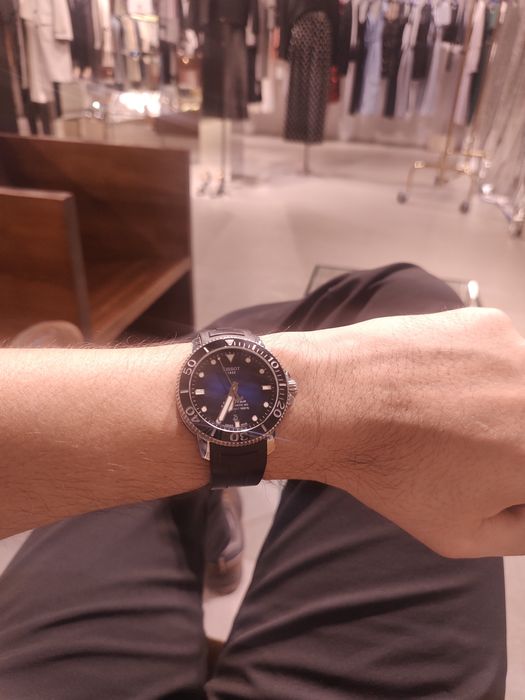 Продам часы tissot