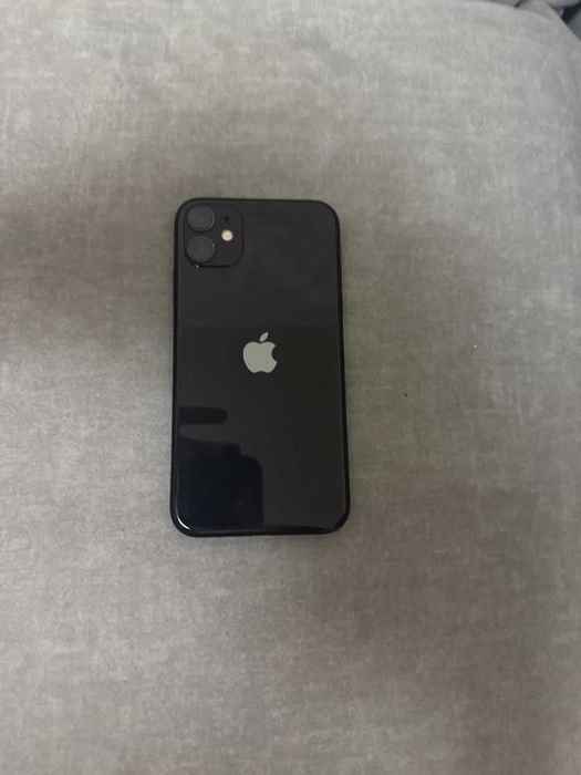 Продам Айфон 11