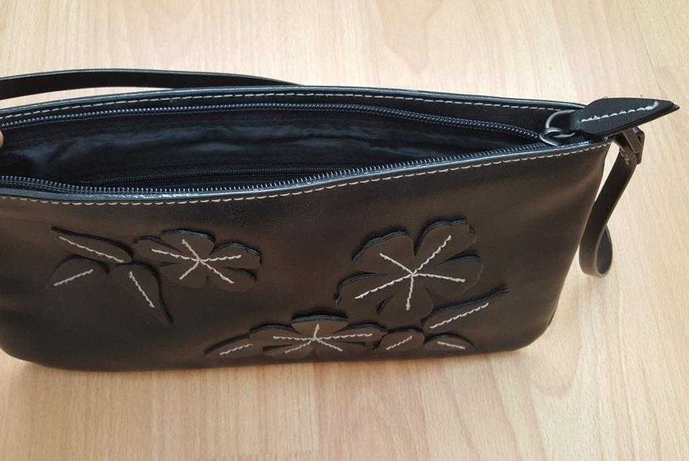 Geantă nouă din piele naturală, design frumos