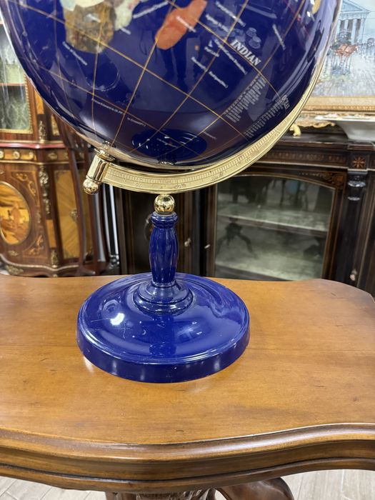 Glob pamantesc cu sidef si pietre semi-pretioase