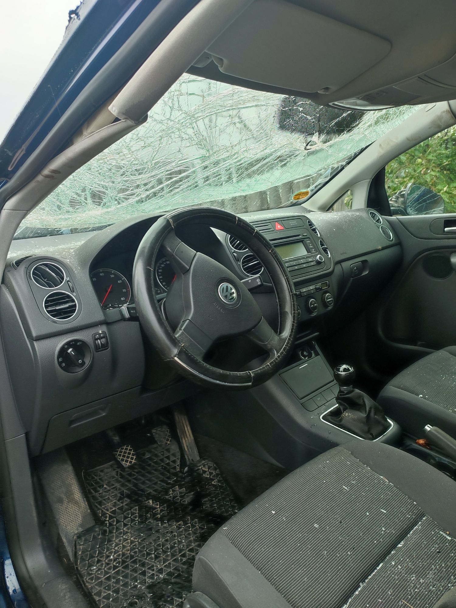 Dezmembrez Golf 5 Plus