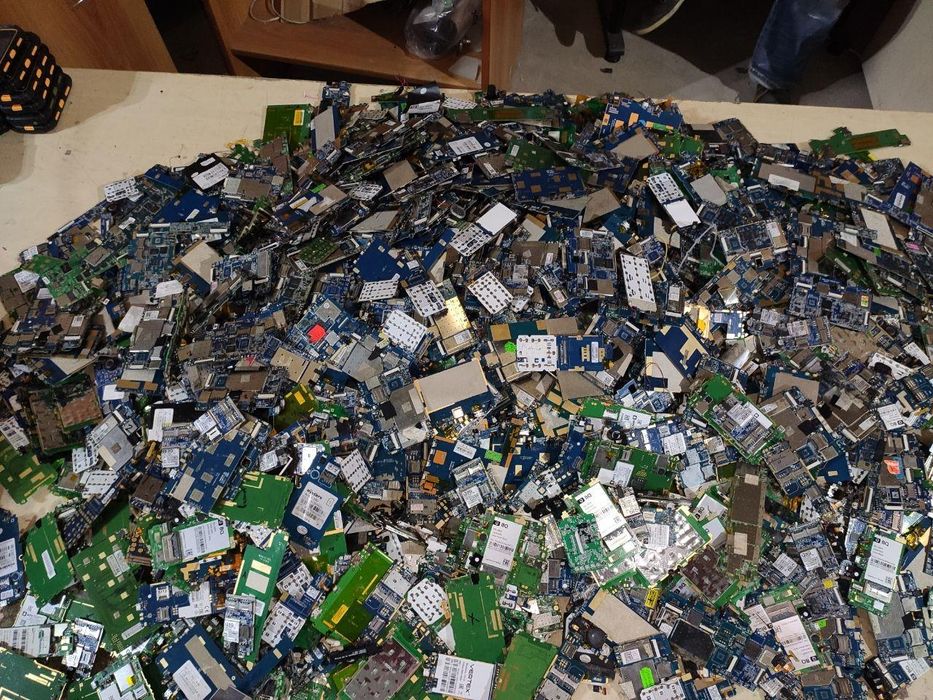 Пункт приёма сотовых плат