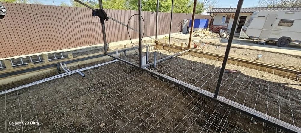 Vand casa pe structura metalica