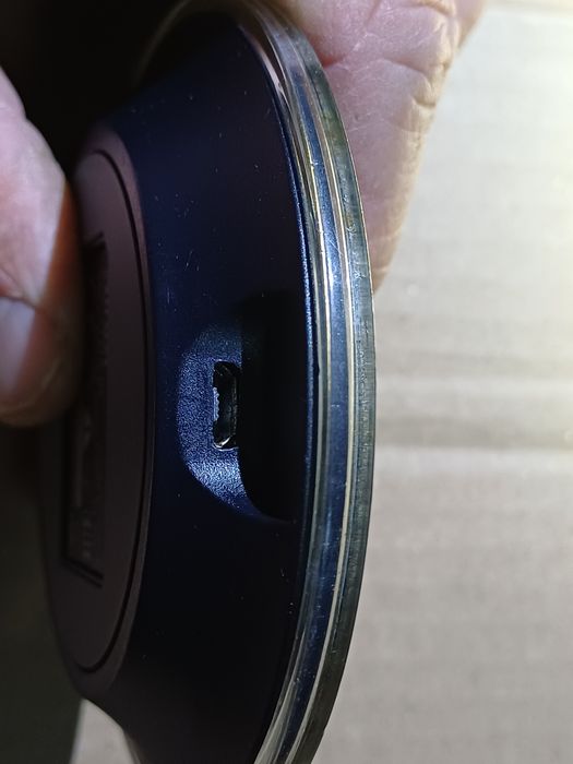 Incarcator Wireless de calitate buna
Are si cablu micro usb

#7