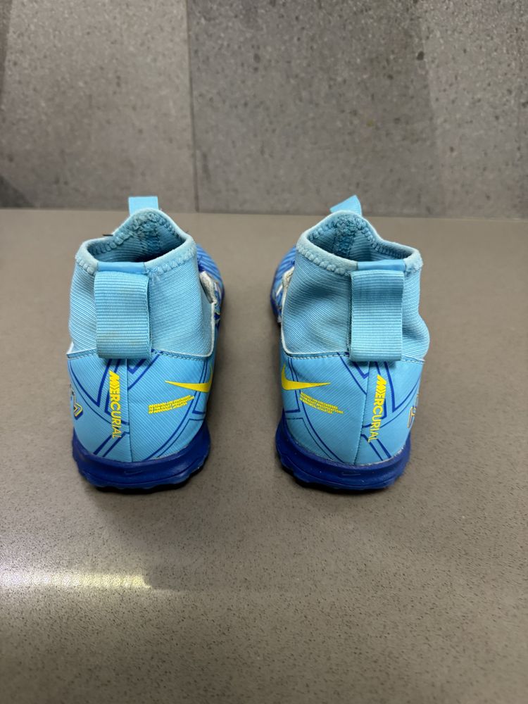 Детски футболни обувки Nike Kylian Mbappé - размер 33,5