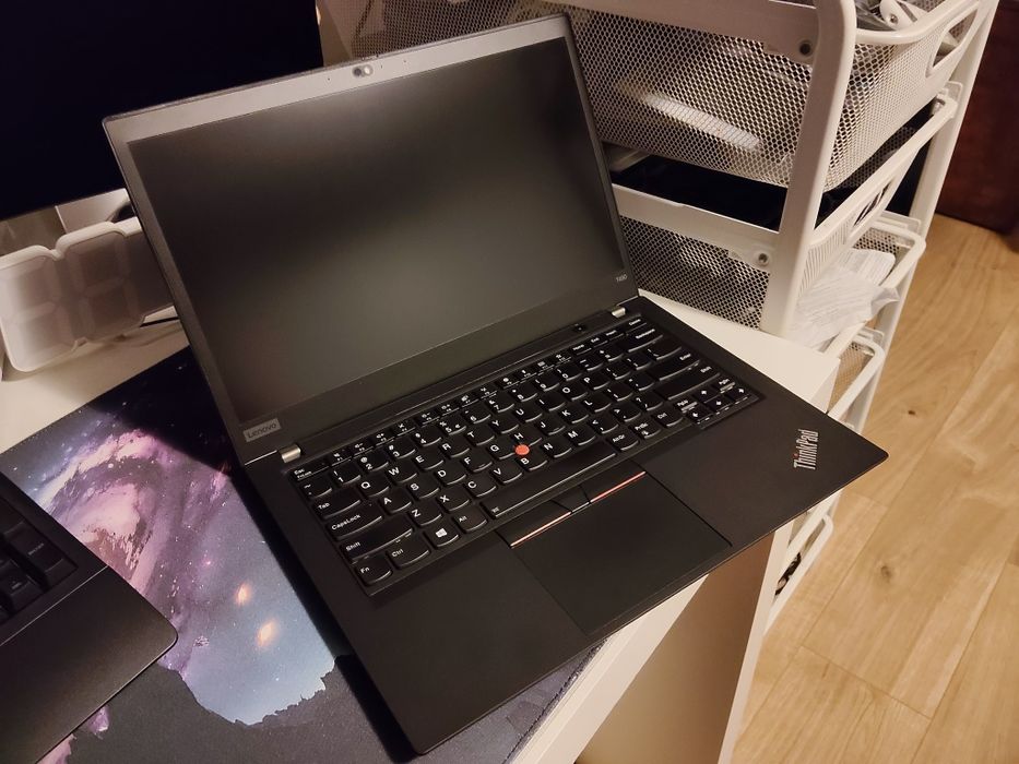 Vând laptop Lenovo TinkPad T490 cu touchscreen