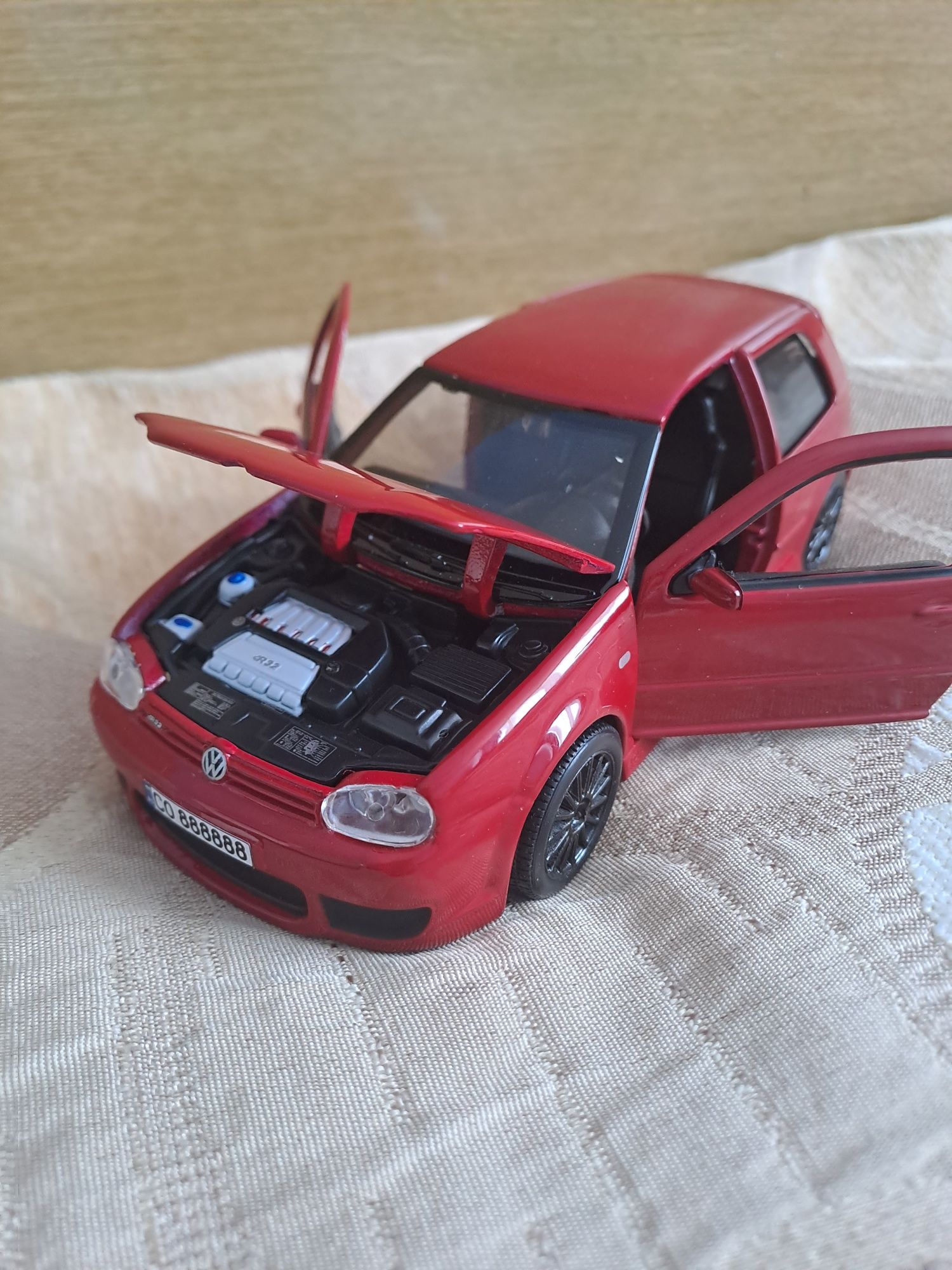 Golf 4 r32 играчка