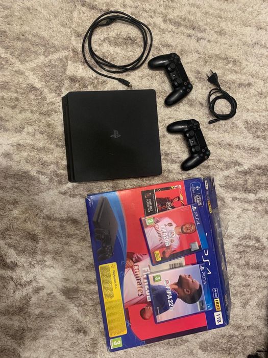 PS4 Slim 1TB - ca nou!