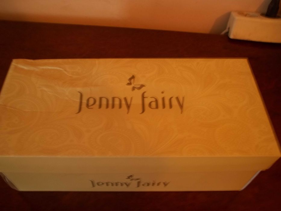 Sandale de ocazie noi