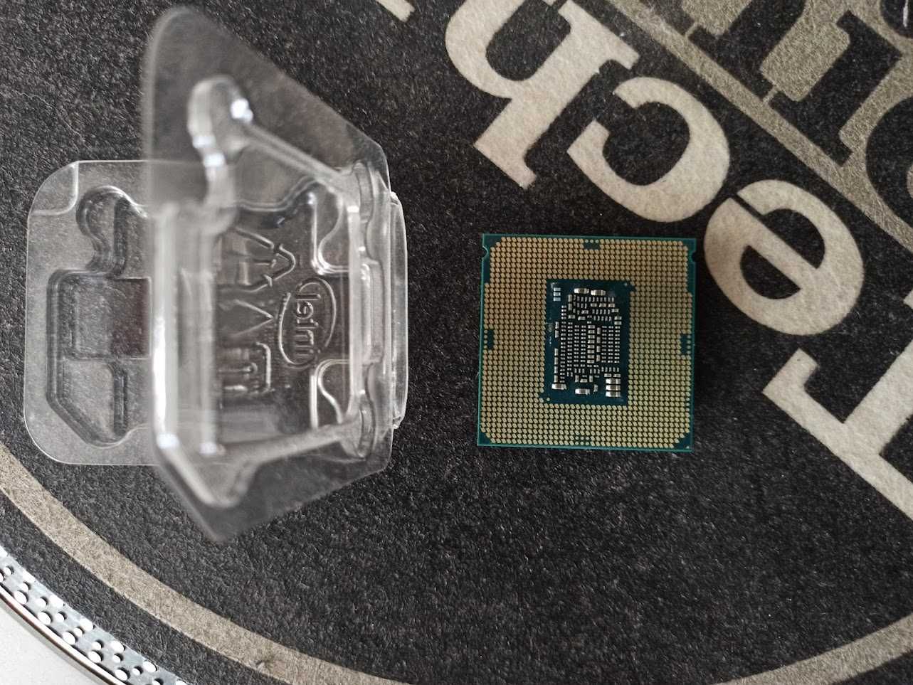 Продавам процесор Intel Core i3-8100