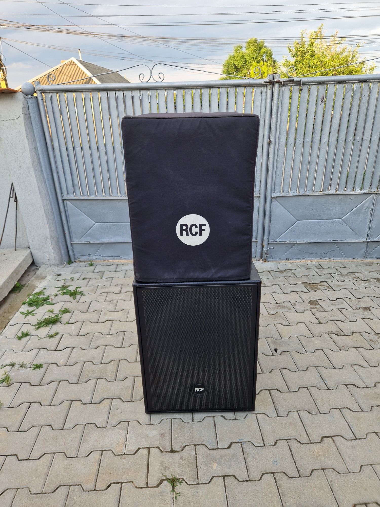 Subwoofer Rcf sub 705 as (bas) și 4pro  8003 as